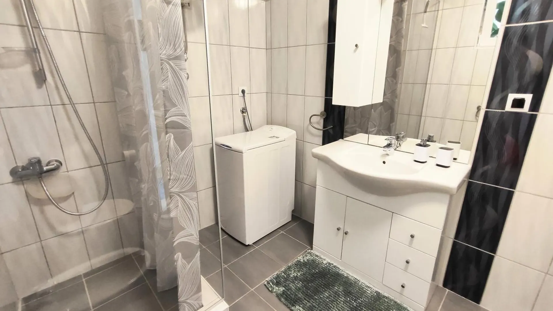 Casa de Férias Apartments Pavao 1402 PUY Croácia