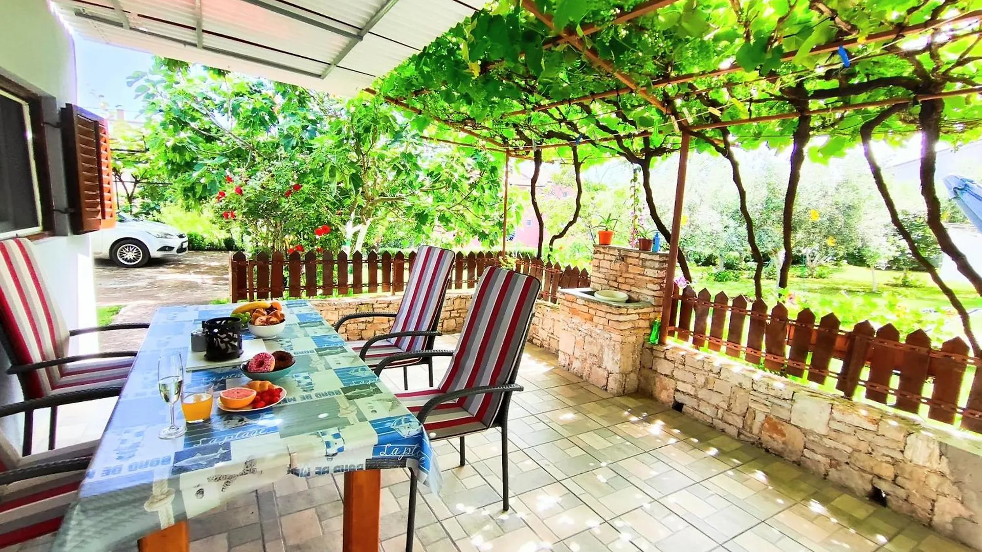 Casa de Férias Apartments Pavao 1402 PUY Croácia